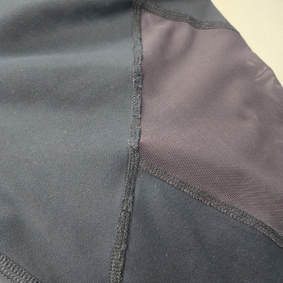 Athleta Aura‎ Sonar Navy Blue Mesh Panel Crop Capri Leggings Womens Size Medium - Picture 15 of 15